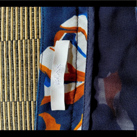 Boss pleated skirt to bring you joy! Size 10 - Picture 2 of 3